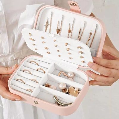 ODM Kotak Perhiasan Kecil Portabel Stud Earrings Menembus Panas PU Kulit