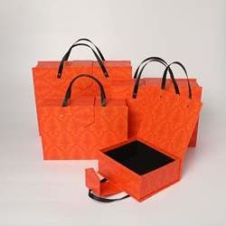 Art Paper Square Wine Box Dapat Didaur Ulang Bentuk Persegi Panjang ISO